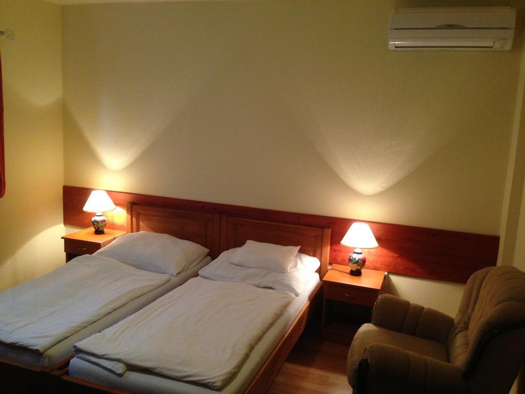 Juhasz Fogado Bed & Breakfast Fonyód Cameră foto